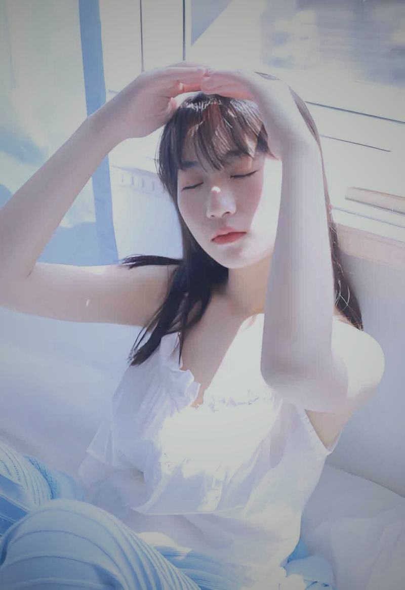 图表展示西瓜视频热点资讯解说的创作流程：从选题、核查、撰稿到视频制作