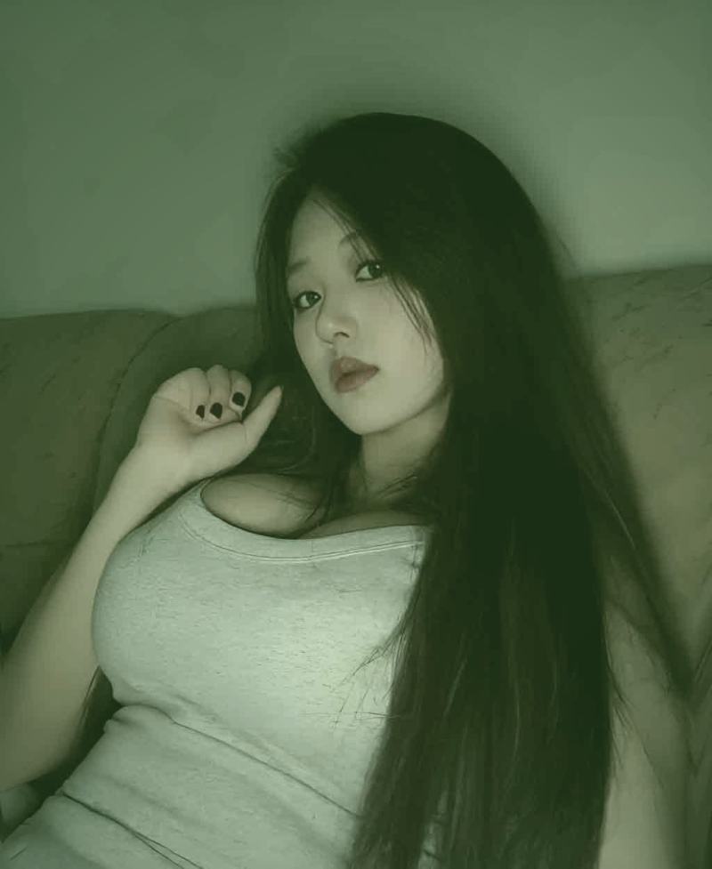 西瓜视频精选摄影构图技巧系列中展示的黄金分割构图示例画面